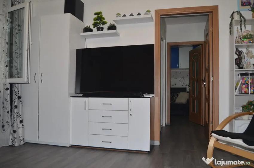 Apartament cu 2 camere semidecomandat în Central