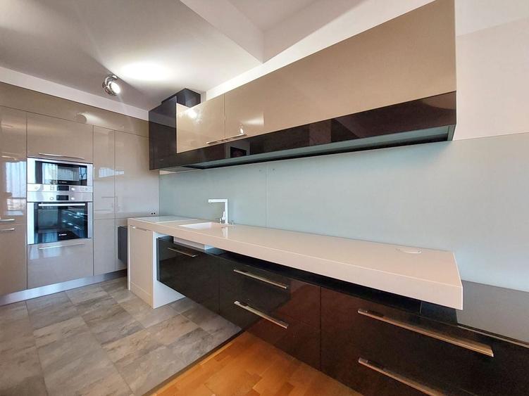 Apartament cu 2 camere decomandat, mobilat în Drumul Poienii