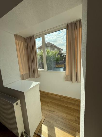 Apartament cu 3 camere decomandat, mobilat în Complex Studențesc