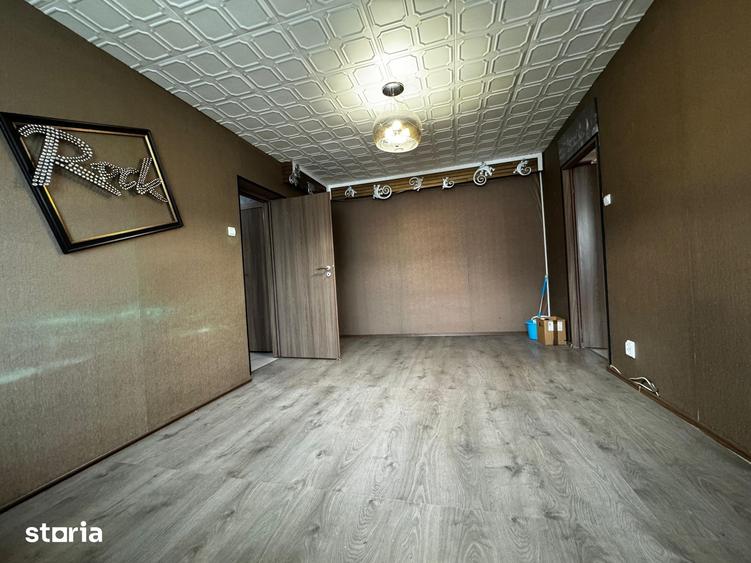 Apartament cu 3 camere semidecomandat în Tătărași