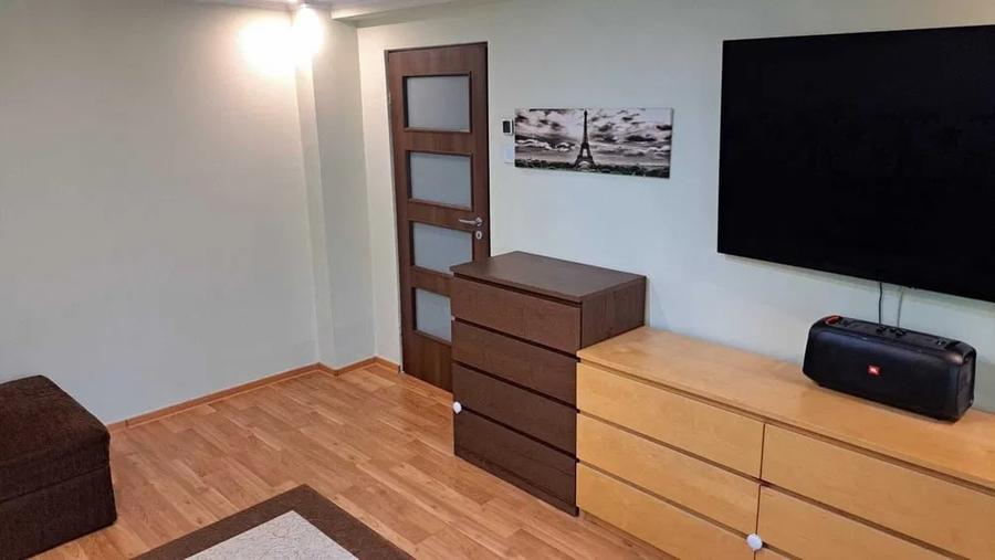 Apartament cu 2 camere decomandat, mobilat în Păcii
