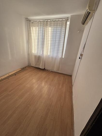 Apartament cu 3 camere decomandat în Apărătorii Patriei