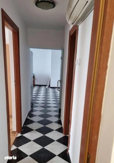 Apartament cu 3 camere în Centrul Civic