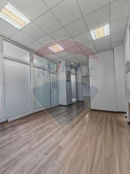 Spațiu comercial, de 81 mp, în Noua
