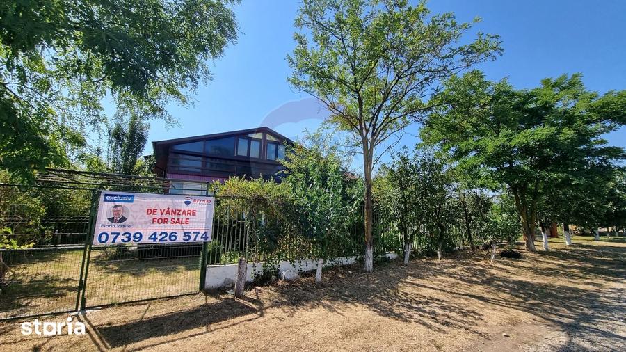 Casă cu 5 camere cu Teren 1000 Mp în Central