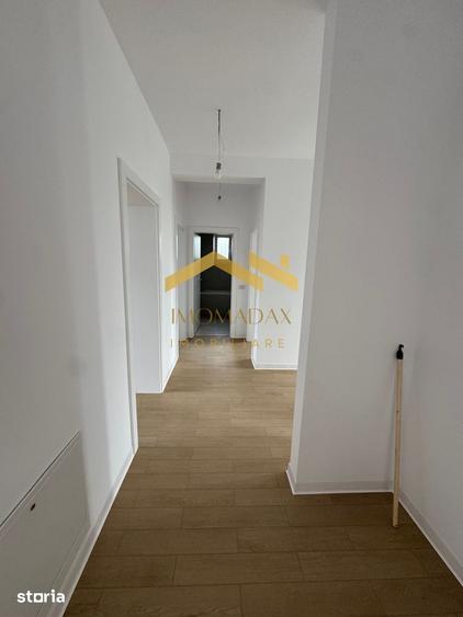 Casă cu 4 camere cu Teren 400 Mp în Sânmihaiu Român