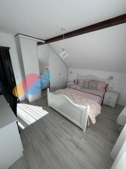 Casă individuală cu 5 camere cu Canalizare în Dezmir