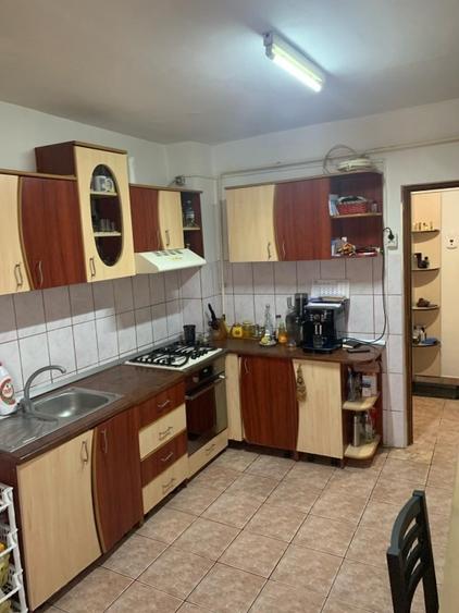 Apartament cu 2 camere decomandat, mobilat în Unirii Sud