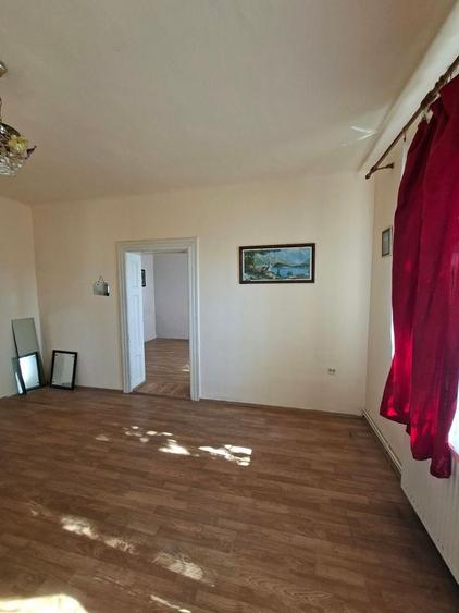 Apartament cu 2 camere semidecomandat în Bogdăneștilor