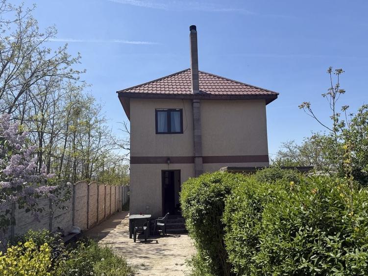 Casă cu 4 camere în Preajba