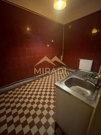 Apartament cu 4 camere în Aviatorilor