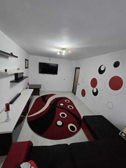 Apartament cu 3 camere decomandat în Micro 16