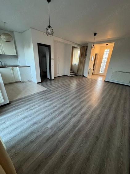 Casă cu 4 camere cu Teren 180 Mp în Central
