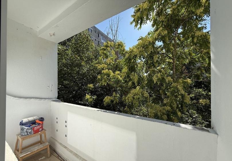 Apartament cu 4 camere semidecomandat în Drumul Taberei