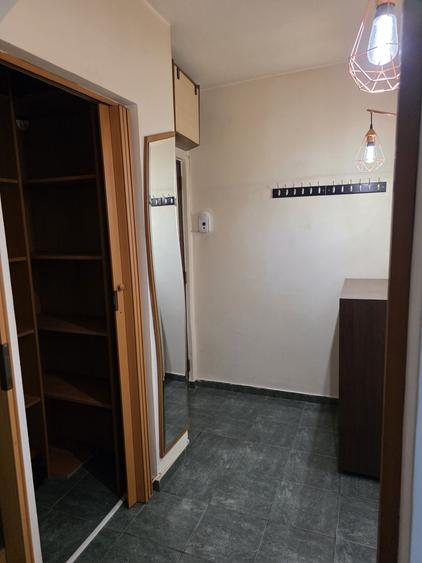 Apartament cu 2 camere semidecomandat în Brazda lui Novac