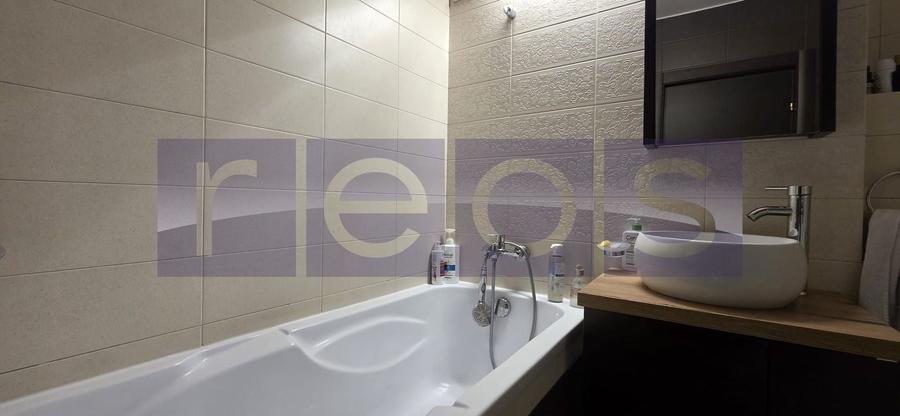 Apartament cu 4 camere decomandat, mobilat în Decebal