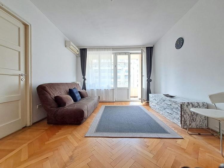 Apartament cu 2 camere semidecomandat în P-ța Romană