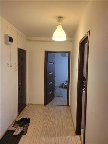 Apartament cu 3 camere decomandat, mobilat în Bistrița Lac