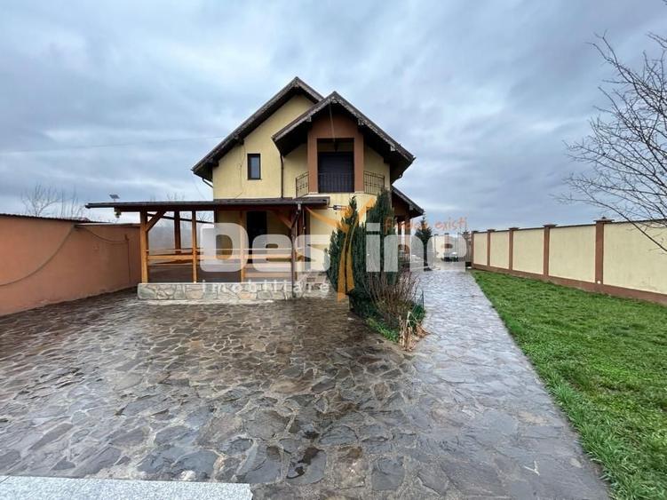 Casă individuală cu 6 camere cu Piscina în Ciritei