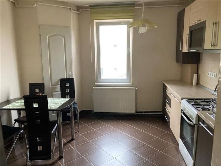 Apartament cu 2 camere decomandat, mobilat în 7 Noiembrie
