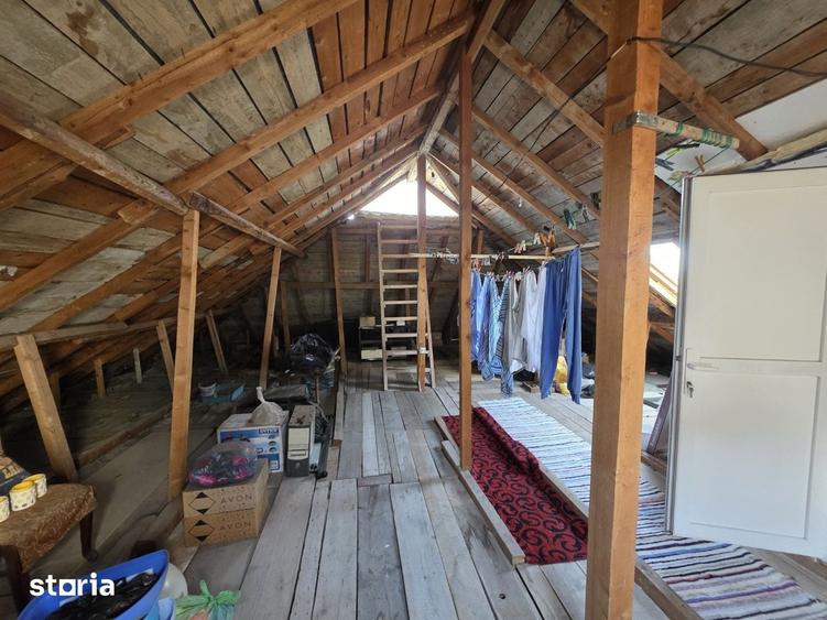 Casă cu 5 camere cu Teren 310 Mp în Sălăjan