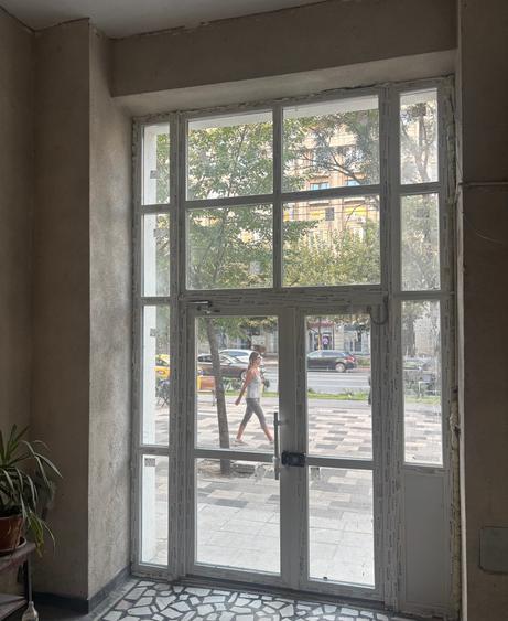 Apartament cu 3 camere în Decebal