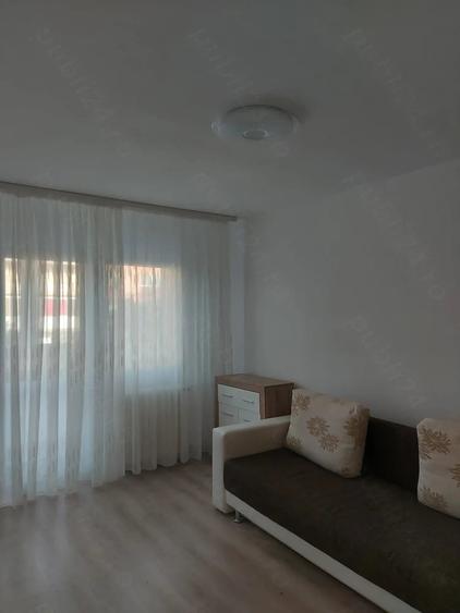 Garsonieră decomandată în Micălaca