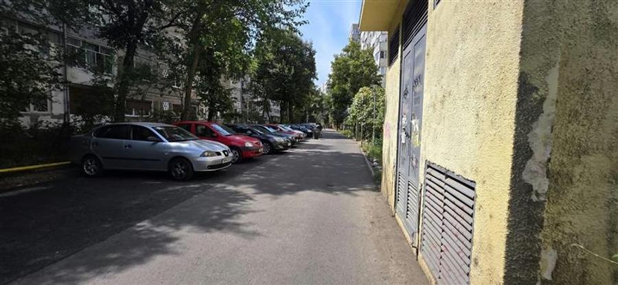 Apartament cu 3 camere semidecomandat în Circumvalațiunii