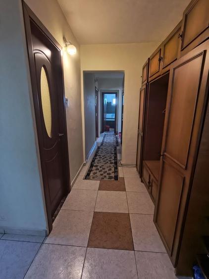 Apartament cu 3 camere decomandat în Dacia