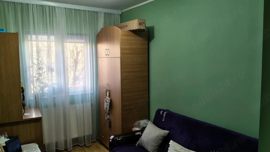 Apartament cu 3 camere decomandat, mobilat în Central