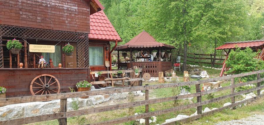 Casă cu 4 camere în Roșia Montană