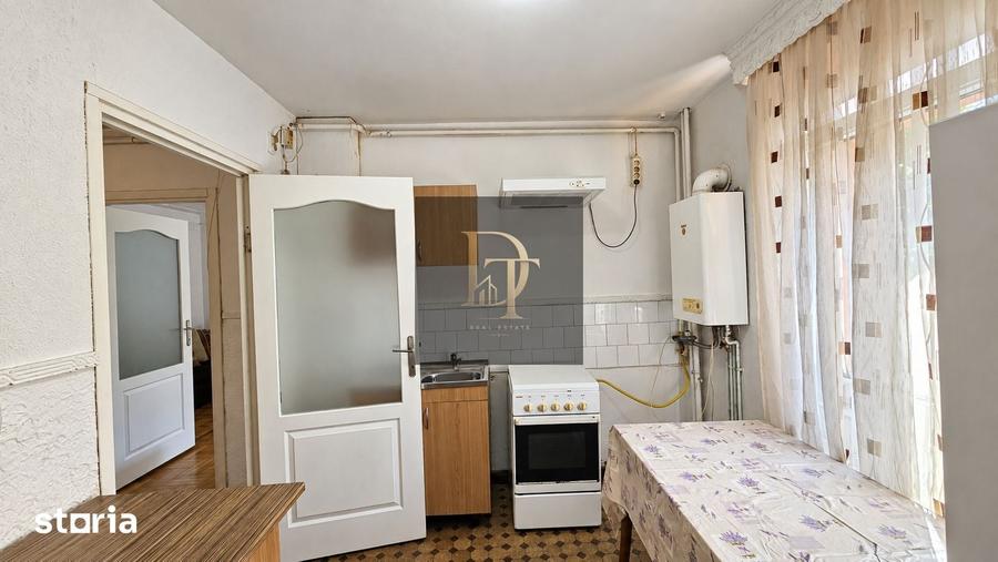 Apartament cu 2 camere decomandat în Tractorul