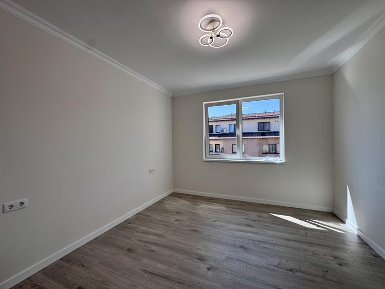 Apartament cu 3 camere semidecomandat în Florești