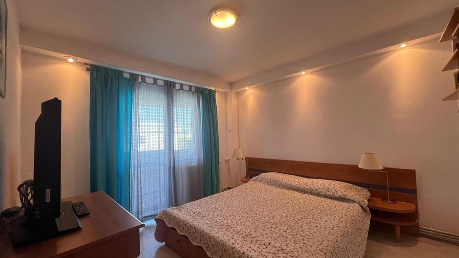 Apartament cu 3 camere decomandat, mobilat în Băneasa