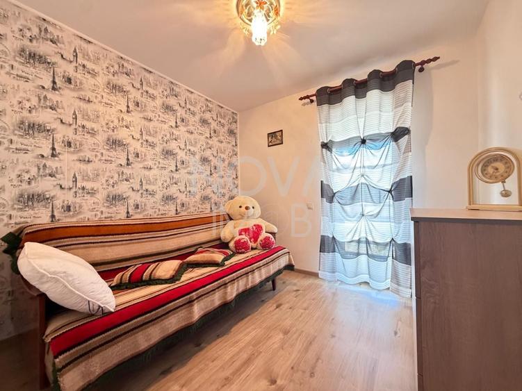 Duplex cu 4 camere cu Canalizare în Periferie