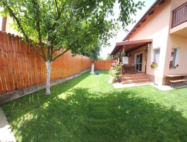 Casă cu 3 camere în Dumbrăvița