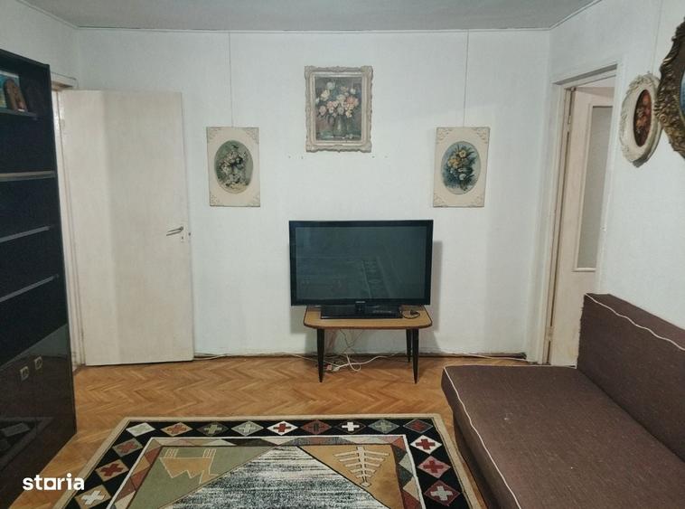 Apartament cu 3 camere în Brătianu