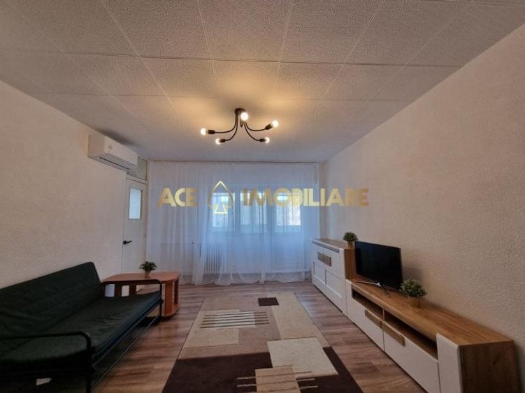 Garsonieră decomandată, mobilată în Sebastian