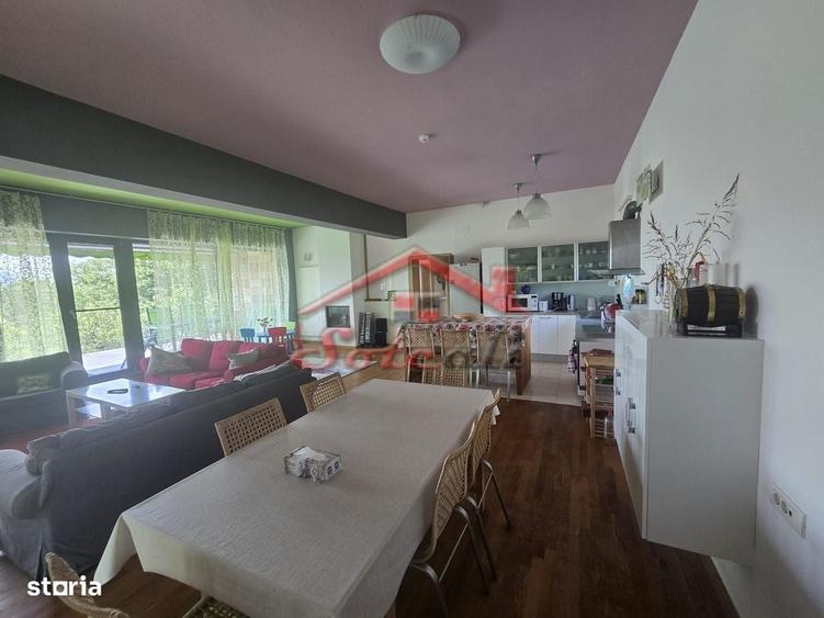 Casă cu 4 camere cu Teren 3300 Mp în Cornu