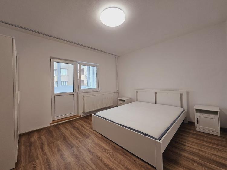 Apartament cu 3 camere decomandat, mobilat în Nerva Traian