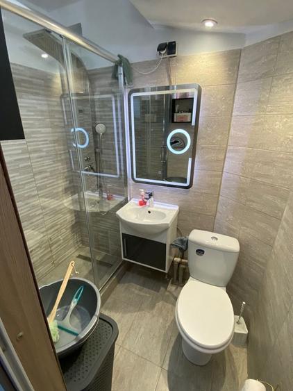 Apartament cu 2 camere semidecomandat în Petrișor