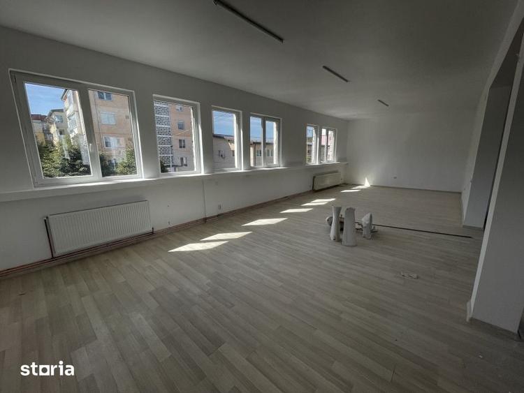 Spațiu comercial, de 125 mp, în Central