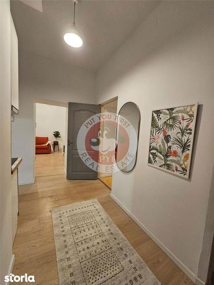 Apartament cu 4 camere decomandat în Romană