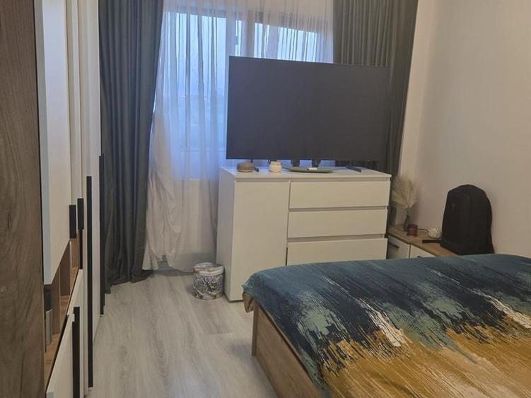 Apartament cu 3 camere decomandat în Preajba