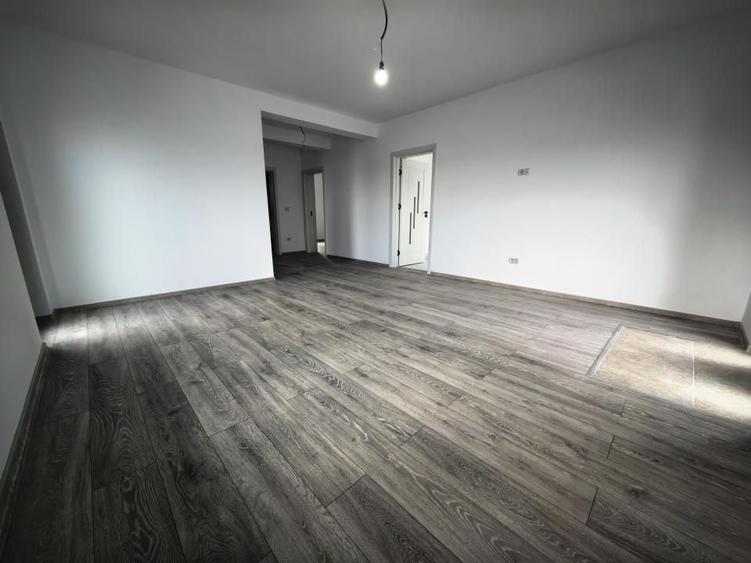 Casă individuală cu 3 camere cu Canalizare în Lunca Cetățuii