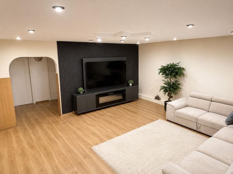 Apartament cu 4 camere decomandat în Ultracentral