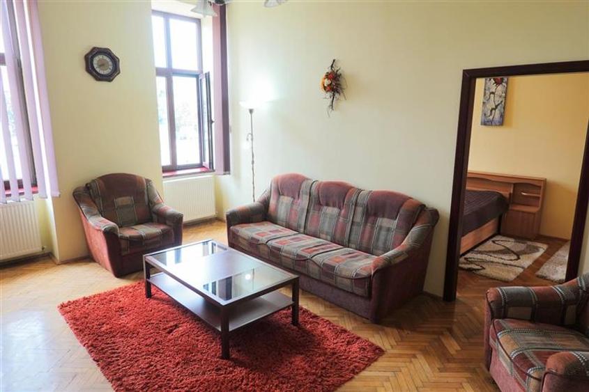 Apartament cu 2 camere decomandat în Ultracentral