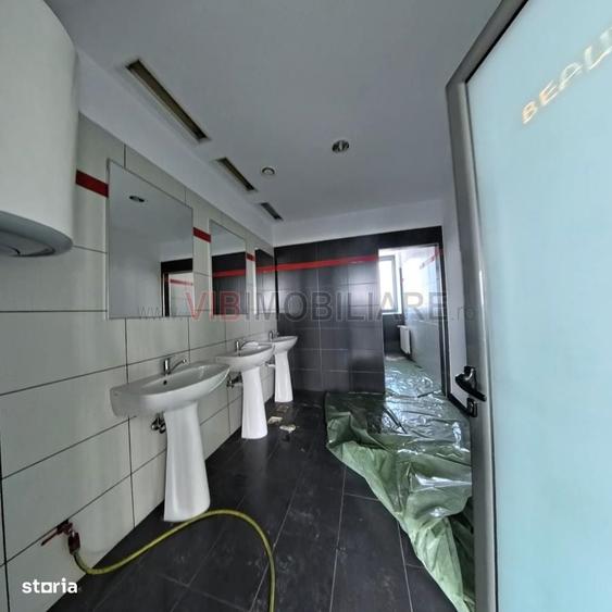 Spațiu comercial, de 400 mp, în Central