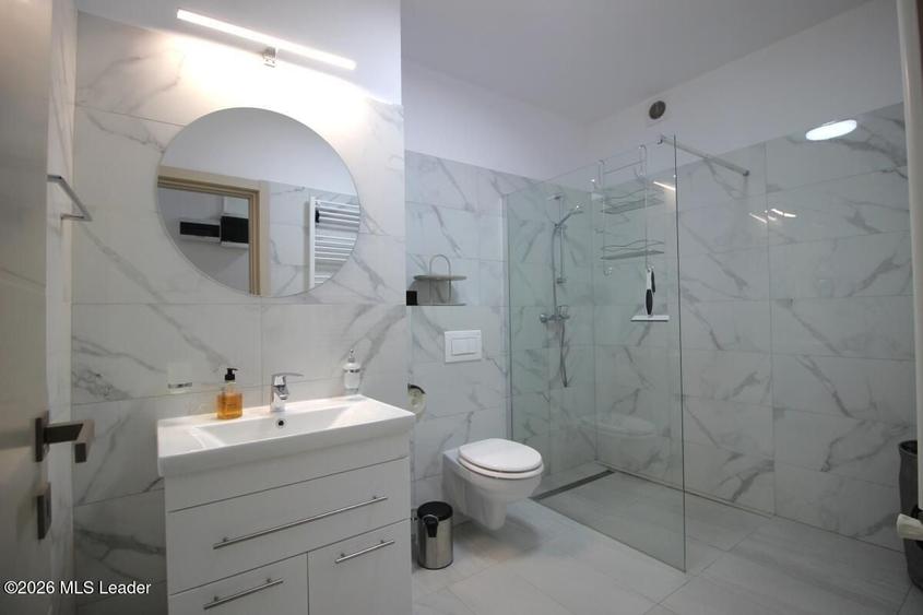 Piata Romana, 4 camere 138 MP total, Etaj 2/9, renovat - utilat, liber - 44