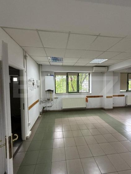 Spațiu comercial, de 685 mp, în Central